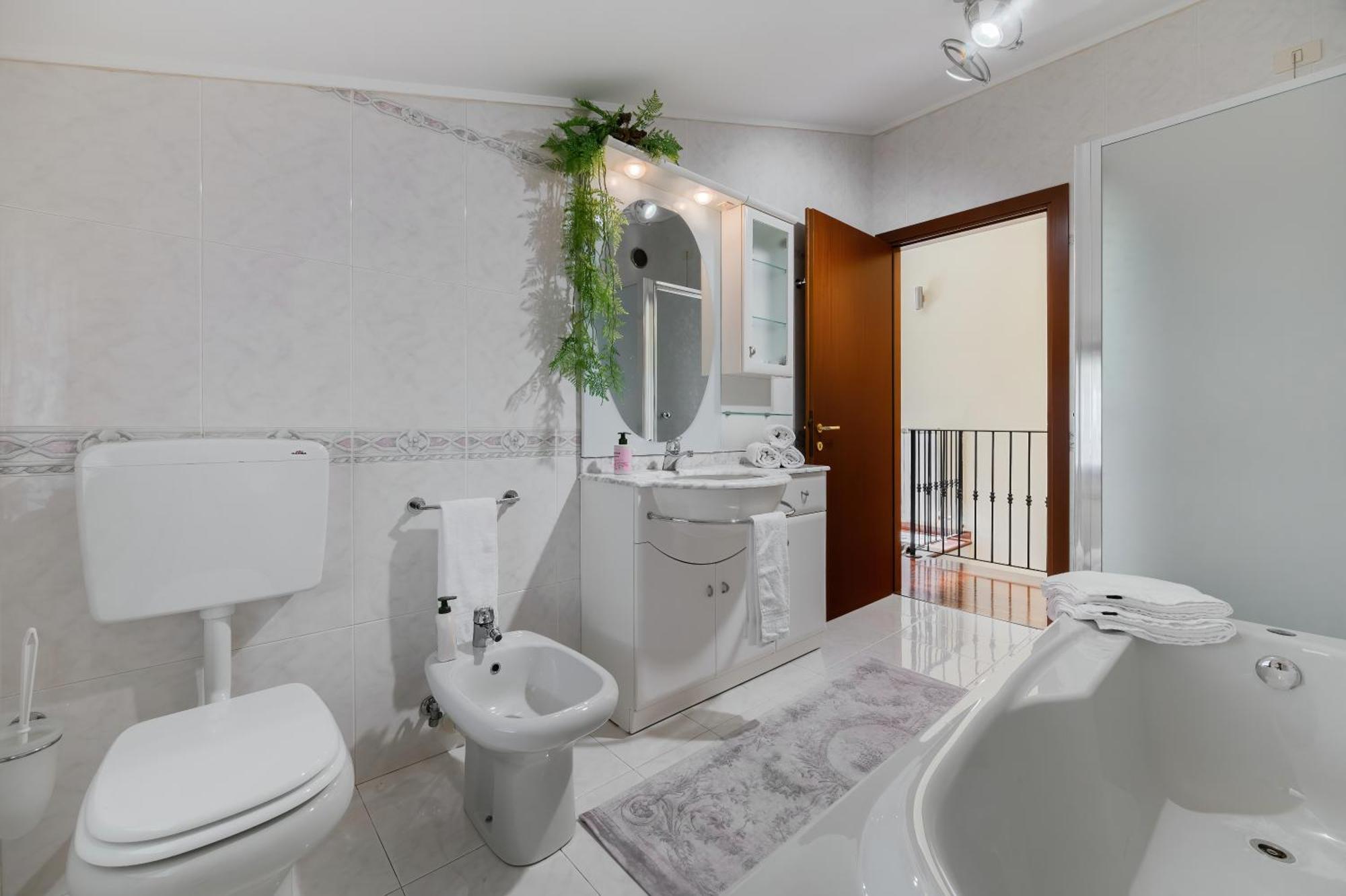 Casa Di Iaio - 90 M2 Apt With Free Wi-Fi, Netflix, Home Cinema & Parking Гориция Экстерьер фото